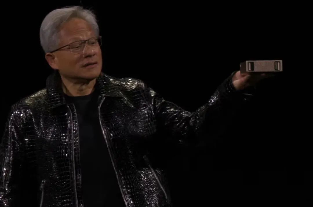 英伟达发布个人AI超级计算机:NVIDIA Project DIGITS,能运行2000亿参数的大模型