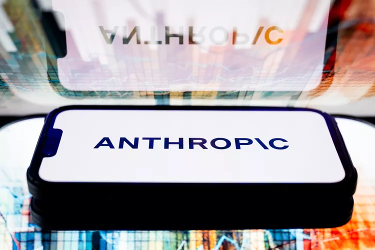 Anthropic 完成 35 亿美元 E 轮融资,估值飙升至 615 亿美元-1 Anthropic 完成 35 亿美元 E 轮融资,估值飙升至 615 亿美元